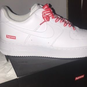 Air Force one low supreme White and red